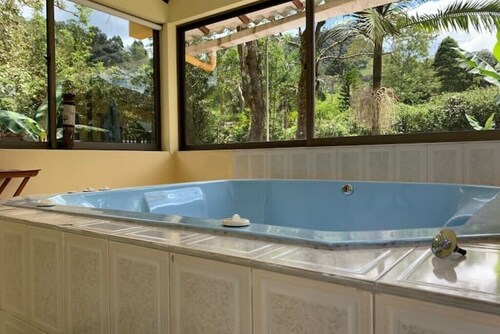 Country House with Swimming Pool, Jacuzzi Turkish Sauna El Encanto 