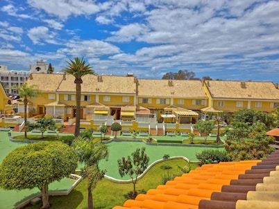 4 bedroom, Terrace, WI-FI, Pool, 5 min. from the beach