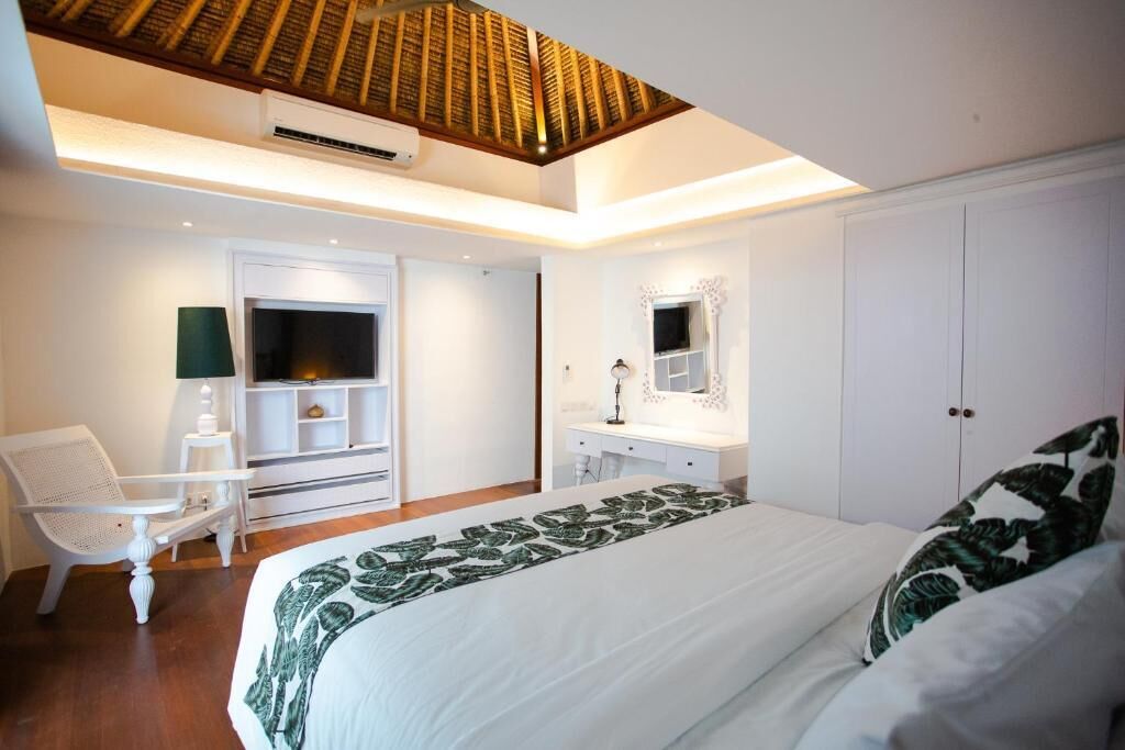 1 habitación, caja de seguridad en la habitación y escritorio 