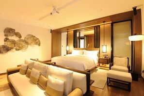 高級寝具、羽毛の掛け布団、ミニバー (無料)、セーフティボックス (室内)