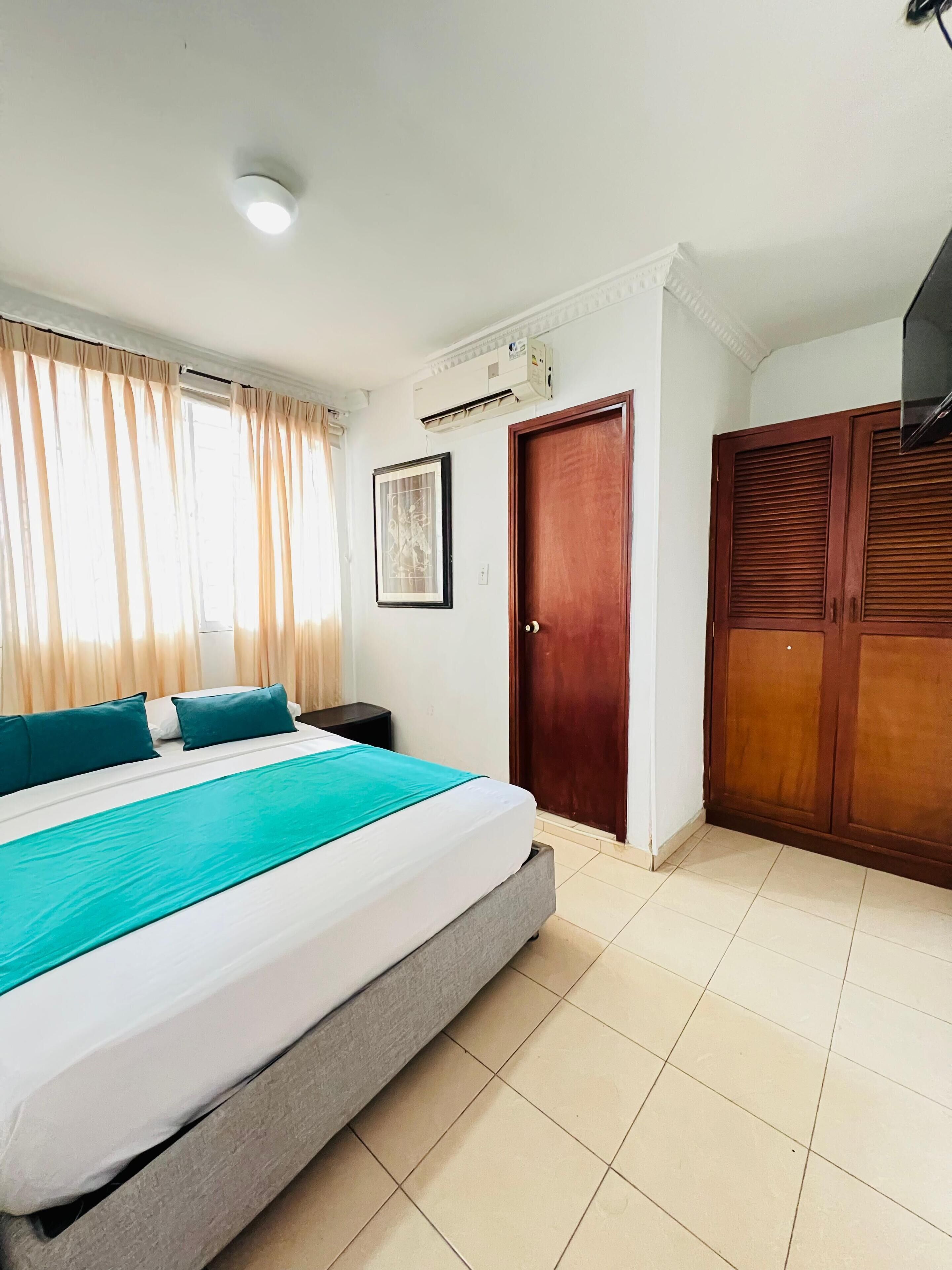 經濟雙人房 | 低過敏寢具、隔音、免費無線上網、床單