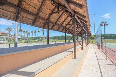 LAS AMERICAS - Wonderful beachfront flat with shared pool and Free WiFi