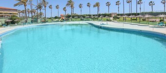 LAS AMERICAS - Wonderful beachfront flat with shared pool and Free WiFi