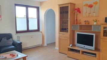 Fernseher, DVD-Player, Stereoanlage