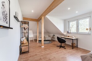 Interior - Apartment 'N8quartier' with Balcony, Wi-Fi and Air Conditioning (Bannewitz)