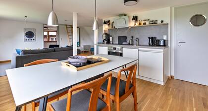 „ Stille des Nordens unter Reetdach “ großzügig geschnittene Ferienwohnung für 3 Personen im OG