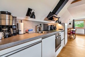 Køleskab, ovn, kogeplade, opvaskemaskine