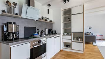 Kühlschrank, Ofen, Herdplatte, Geschirrspüler