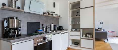 Kühlschrank, Ofen, Herdplatte, Geschirrspüler