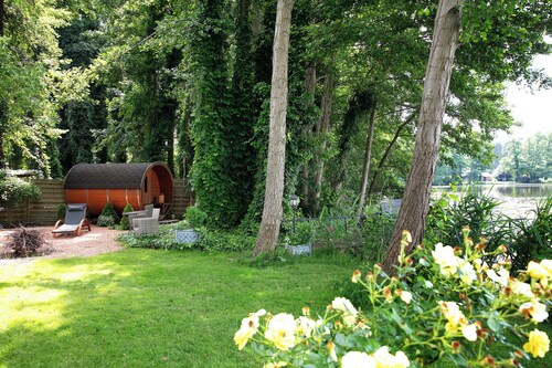 Ferienwohnung Bestensee" mit Seeblick, privater Terrasse und WLAN