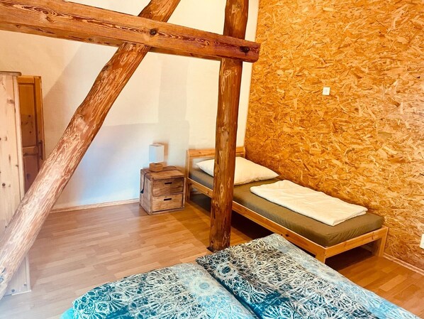 1 dormitori, wifi gratuïta i roba de llit