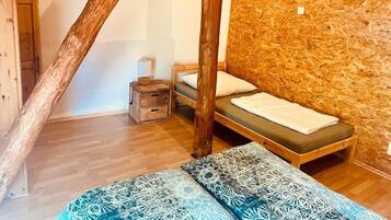 1 quarto, Wi-Fi de cortesia, roupa de cama