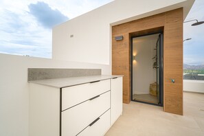 Interior - Holiday Home 'Trito Spaniahome Family Friendly' with Mountain View, Wi-Fi and Air Conditioning (El Albir)