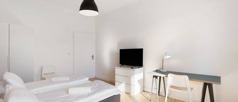 3 bedrooms, free WiFi, bed sheets