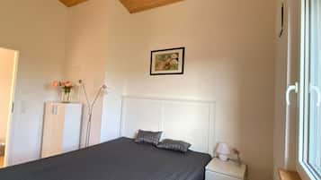 2 Schlafzimmer, BĂŒgeleisen/BĂŒgelbrett, kostenloses WLAN, BettwĂ€sche