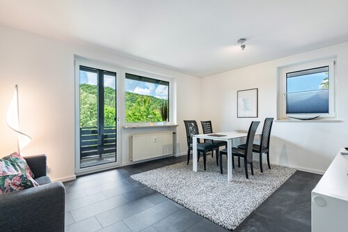 Ferienwohnung 'Schlossblick' mit Privatterrasse, Balkon und WLAN