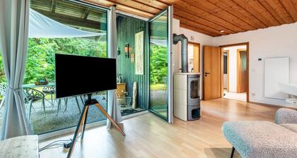 Holiday Home 'Ferienhaus Sonnenplatz Am See' with Private Terrace