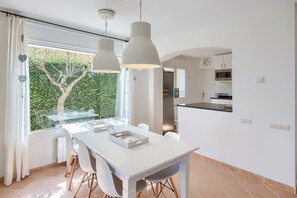 Dining - Villa 'Casa Chula' with Sea View, Wi-Fi and Air Conditioning (Sa Riera)