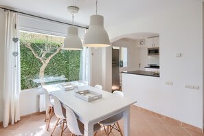 Dining - Villa 'Casa Chula' with Sea View, Wi-Fi and Air Conditioning (Sa Riera)