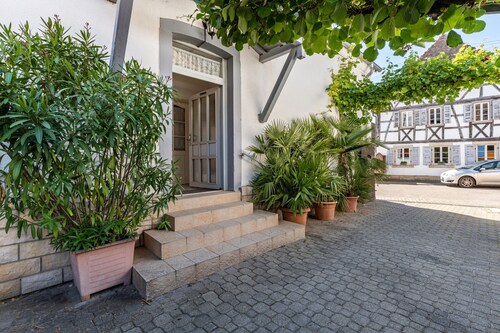 Holiday Apartment 'Gästehaus Gross' with Private Terrace, Private Garden and Wi-Fi