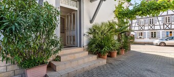 Holiday Apartment 'Gästehaus Gross' with Private Terrace, Private Garden and Wi-Fi