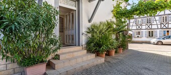 Holiday Apartment 'Gästehaus Gross' with Private Terrace, Private Garden and Wi-Fi