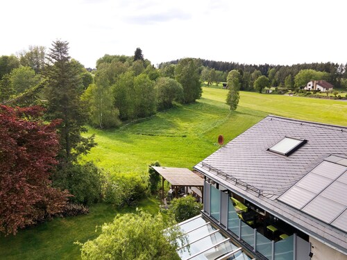 Wiesenblume Apartment Fichtelgebirge with Terrace, Garden, and Conservatory