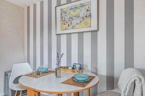 Dining - Room 'Gästezimmer In Mittelangeln' with Wi-Fi and Air Conditioning (Mittelangeln)