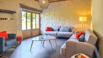 DVD player, ping pong