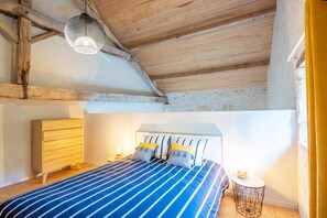 2 chambres, fer et planche à repasser, Wi-Fi gratuit, draps fournis