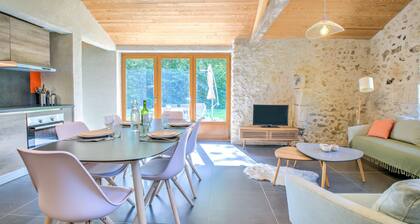 'Gßte Le Gardien' avec piscine partagée, terrasse privée et Wi-Fi