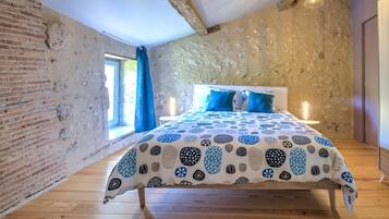 2 chambres, fer et planche Ă repasser, Wi-Fi gratuit, draps fournis