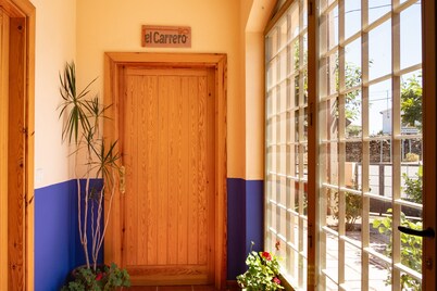 Holiday Home 'El Carrero' with Mountain Views, Shared Terrace and Wi-Fi