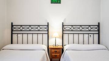 2 Schlafzimmer, Bügeleisen/Bügelbrett, kostenloses WLAN, Bettwäsche