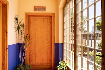 Holiday Home 'El Carrero' with Mountain Views, Shared Terrace and Wi-Fi