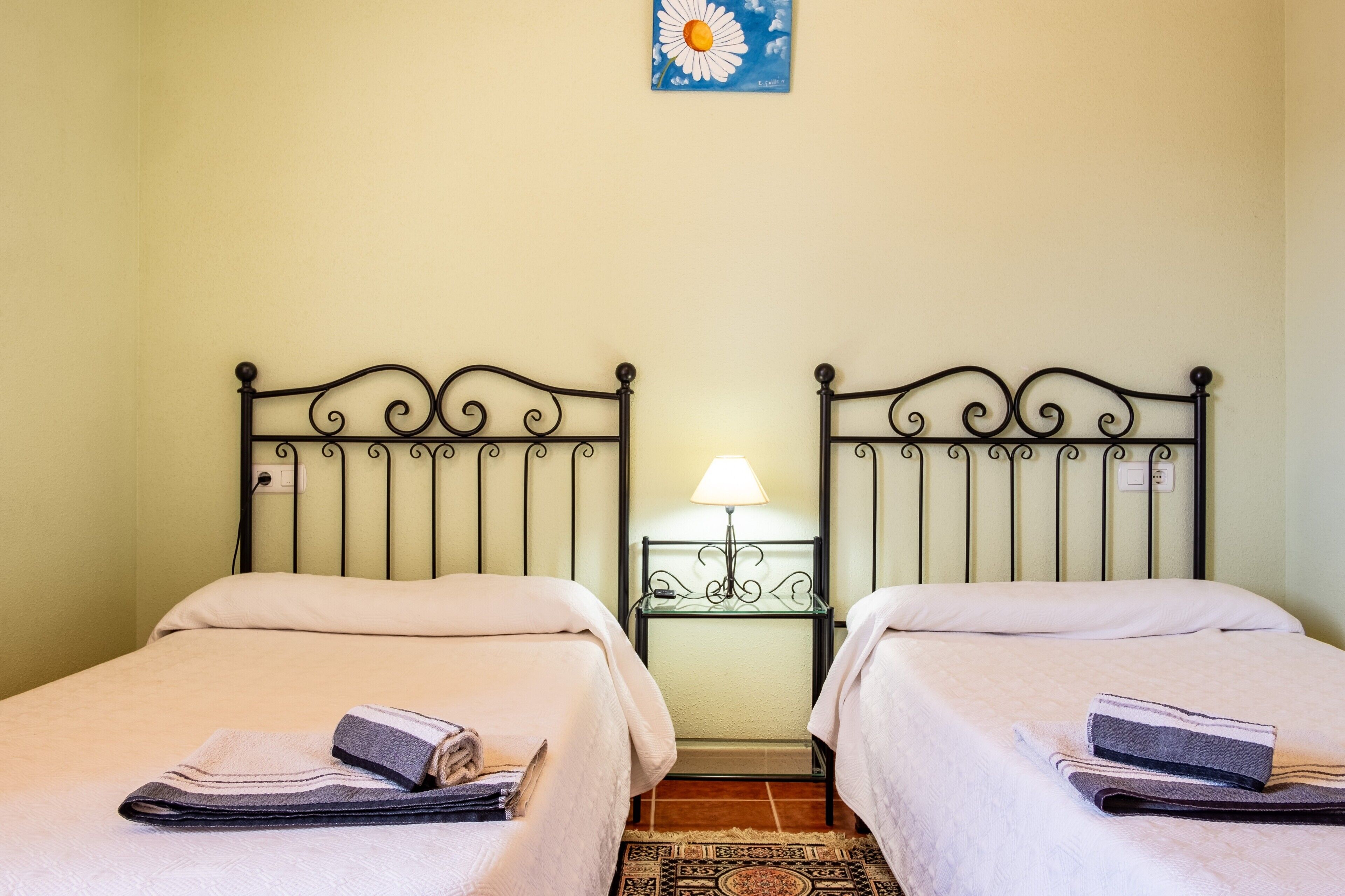 5 slaapkamers, een strijkplank/strijkijzer, gratis wifi, beddengoed