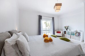 1 habitación, tabla de planchar con plancha, wifi gratis y ropa de cama 