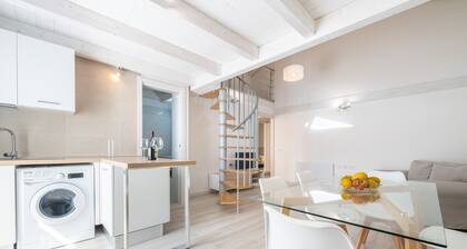 Apartment 'Casa Vacanze Riflessi Sul Mare' with Balcony, Wi-Fi and Air Conditioning