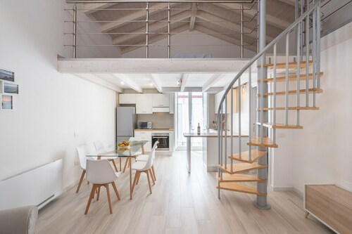 Apartment 'Casa Vacanze Riflessi Sul Mare' with Balcony, Wi-Fi and Air Conditioning