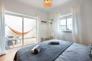 2 chambres, fer et planche à repasser, Wi-Fi gratuit, draps fournis