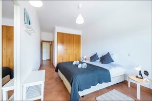 1 chambre, fer et planche à repasser, Wi-Fi gratuit, draps fournis