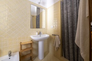 淋浴設備、提供毛巾