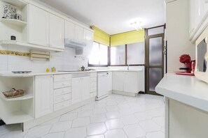 Fridge, microwave, oven, dishwasher