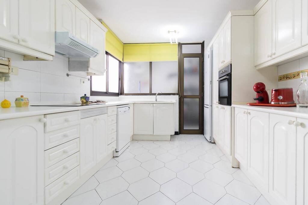 Refrigerador, microondas, horno y lavavajillas 