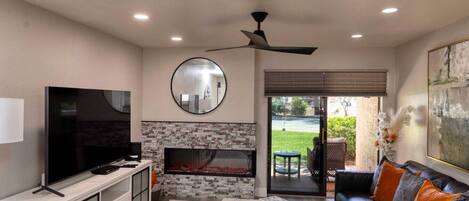Smart TV, fireplace