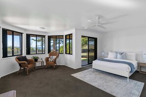 4 chambres, fer et planche à repasser, Wi-Fi, literie fournie