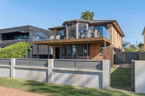 Exterior - Seaside Escape - direct Collingwood Beach access (Vincentia)