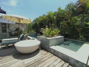 Outdoor pool - VILLA BELLA SESEH (Cemagi)