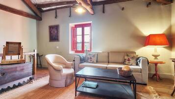 Televisión y chimenea