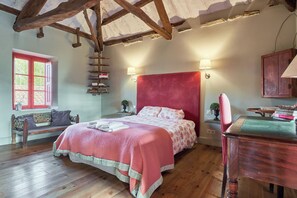 6 dormitorios, tabla de planchar con plancha, wifi gratis y ropa de cama